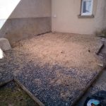 Cour propre après débroussaillage