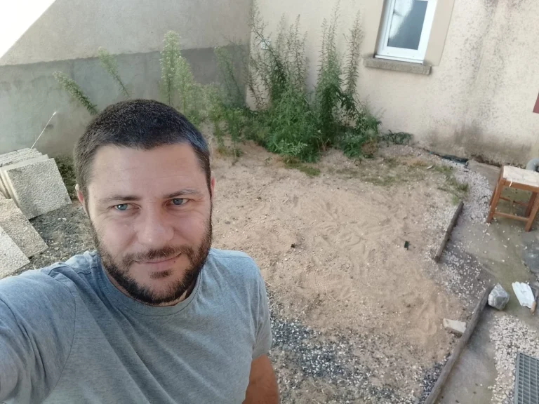 Débroussaillage en cours